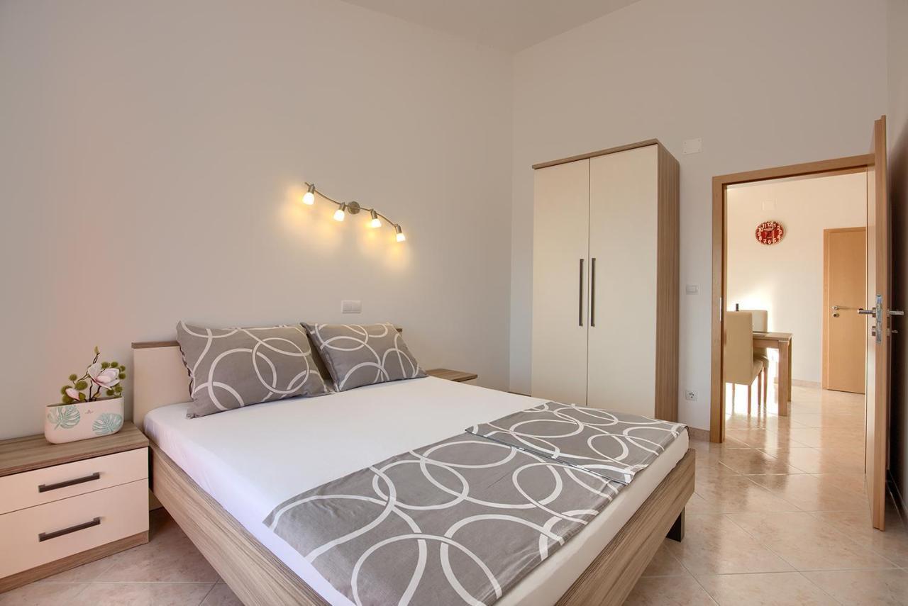 Apartments Orange Медулин Экстерьер фото