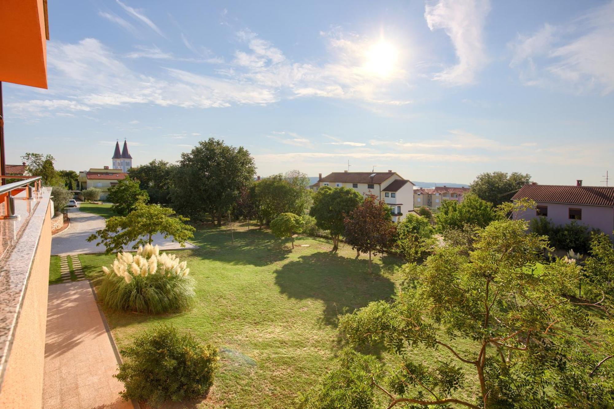Apartments Orange Медулин Экстерьер фото