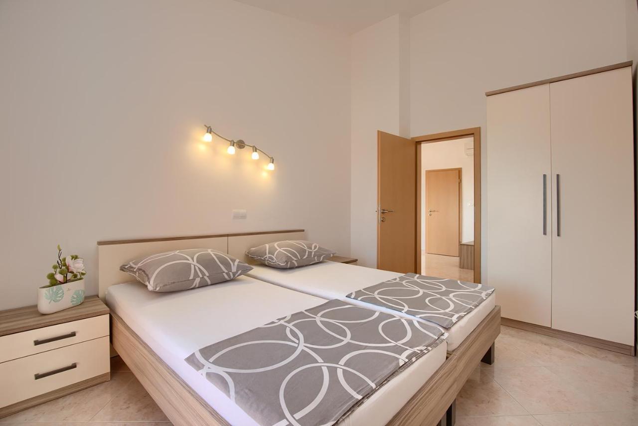Apartments Orange Медулин Экстерьер фото