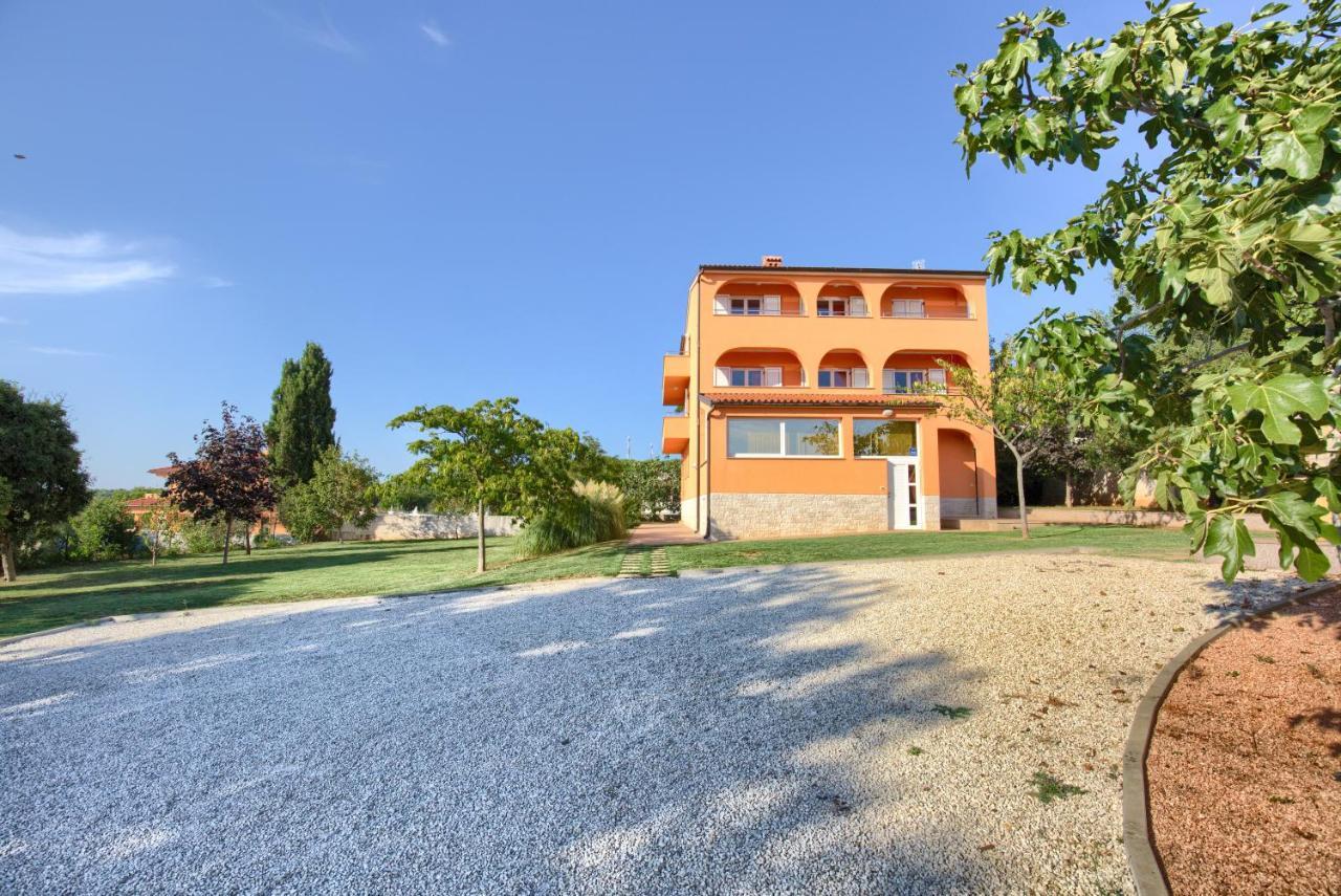 Apartments Orange Медулин Экстерьер фото