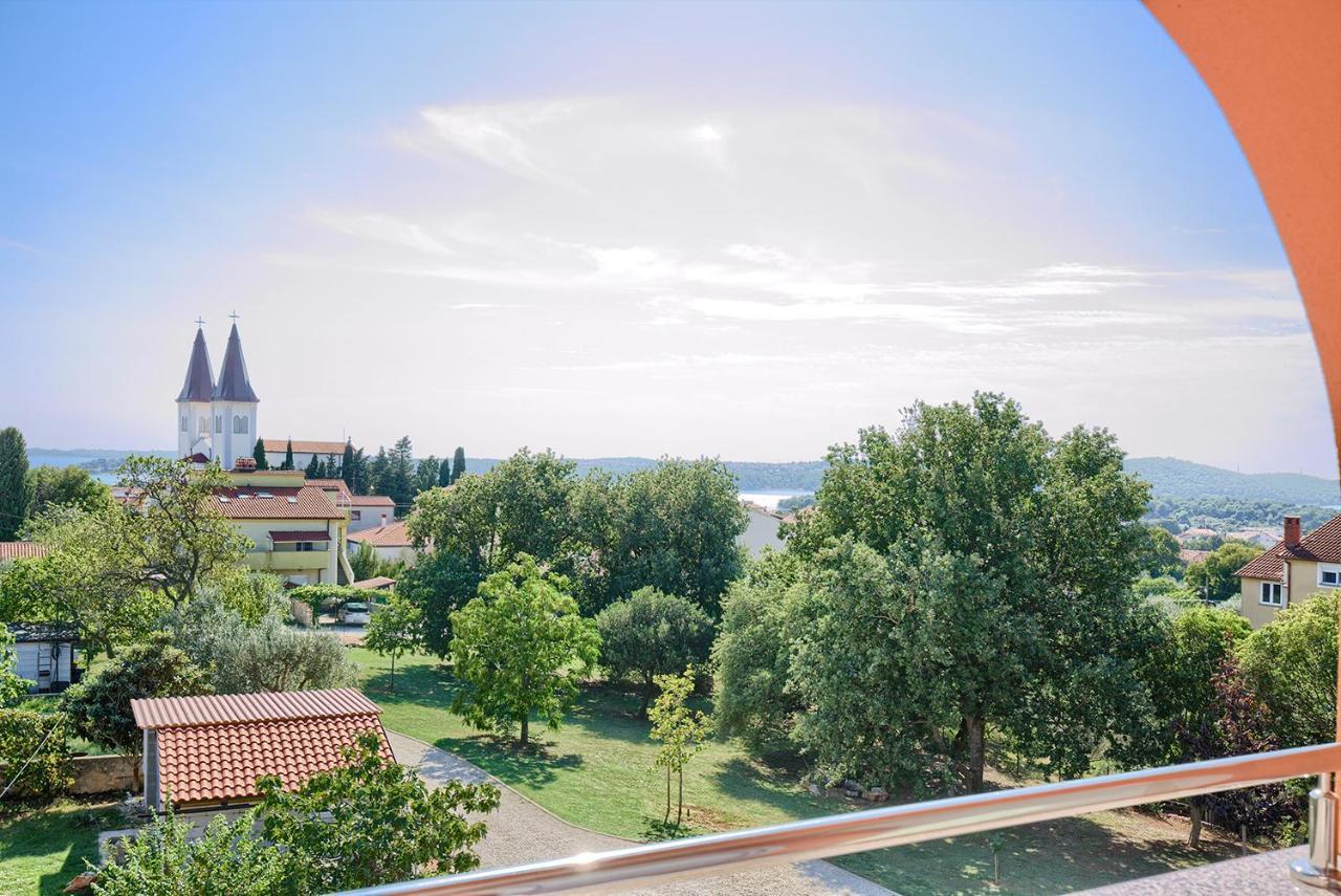 Apartments Orange Медулин Экстерьер фото