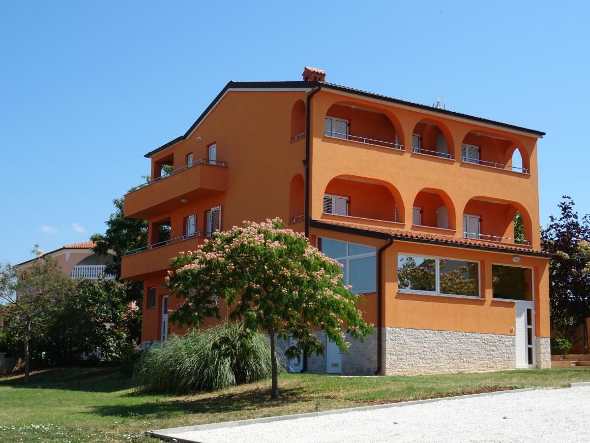 Apartments Orange Медулин Экстерьер фото